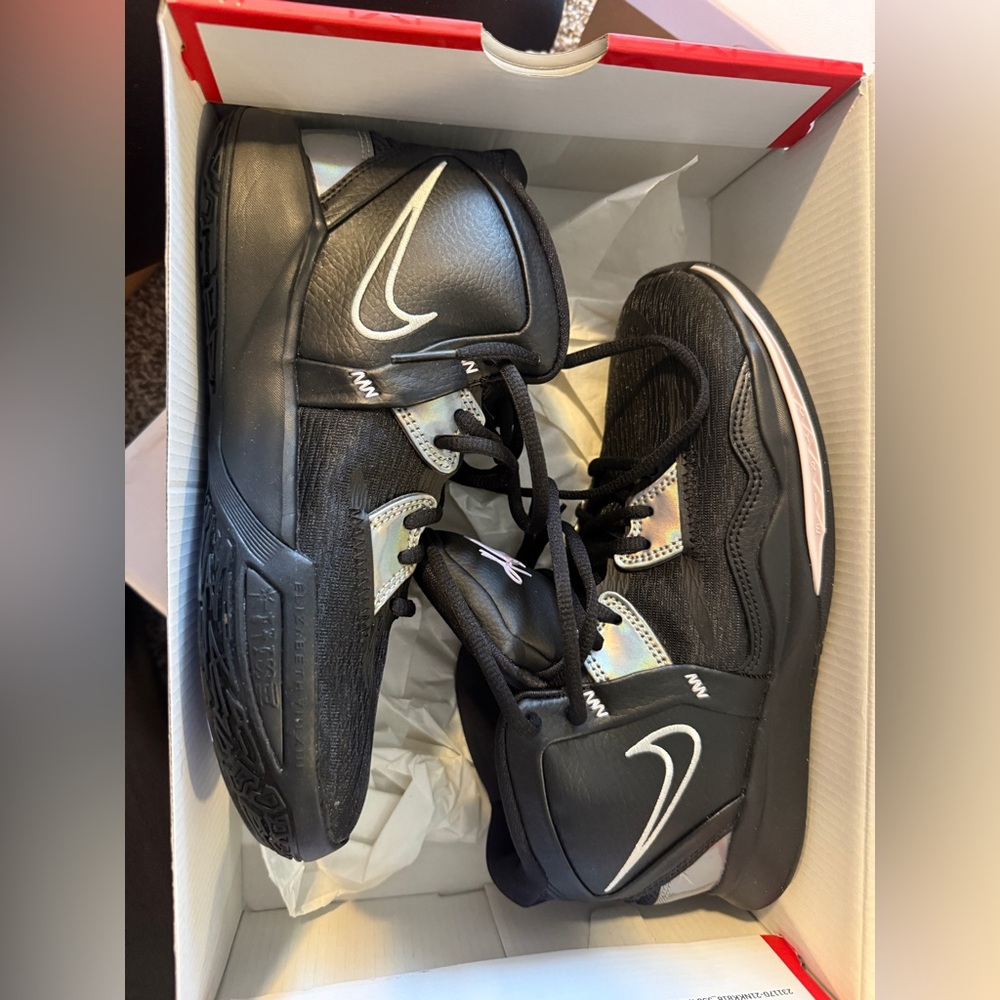 Nike Kyrie Infinity (GS) Red Shoe Box